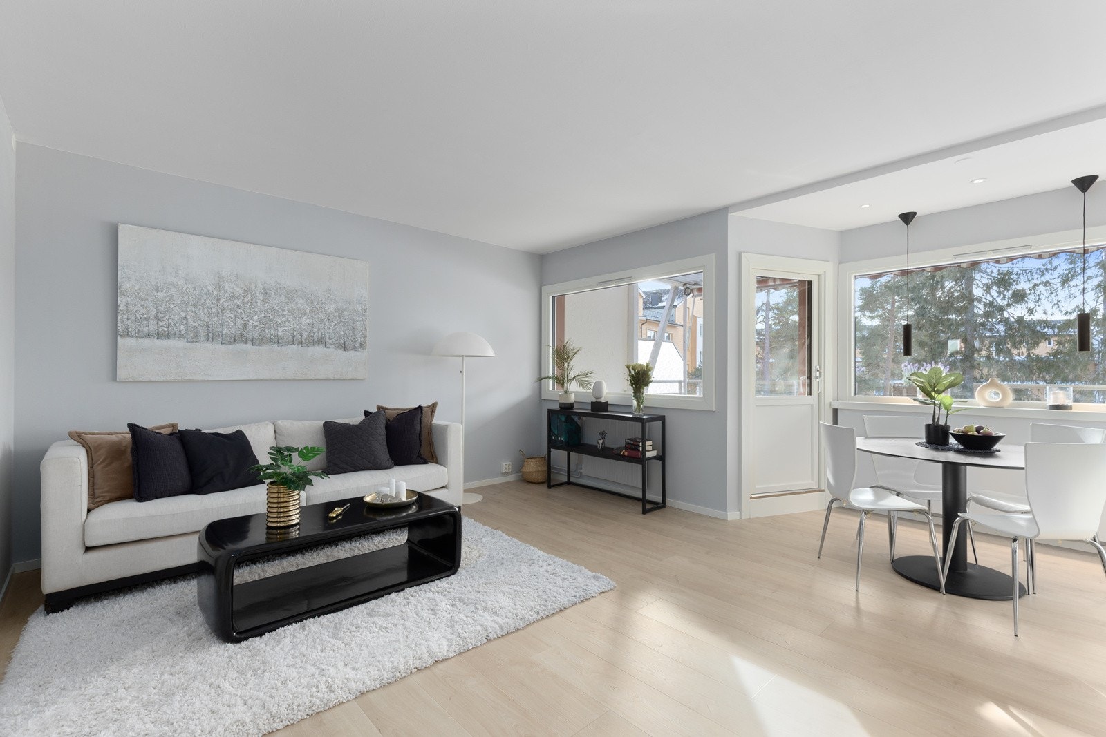 Velkommen til Kampheimveien 28 A, en moderne og lys 3-roms på Oppsal. Galleribilde