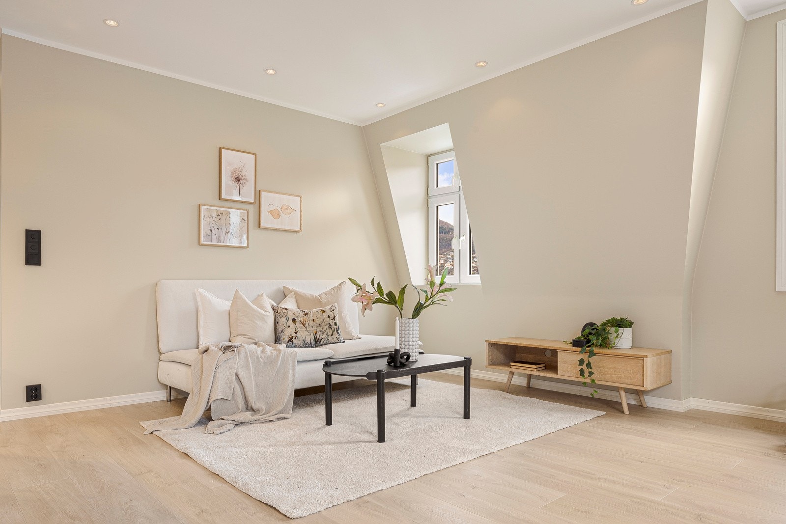 Spottene i leiligheten er også skiftet i 2025. Galleribilde