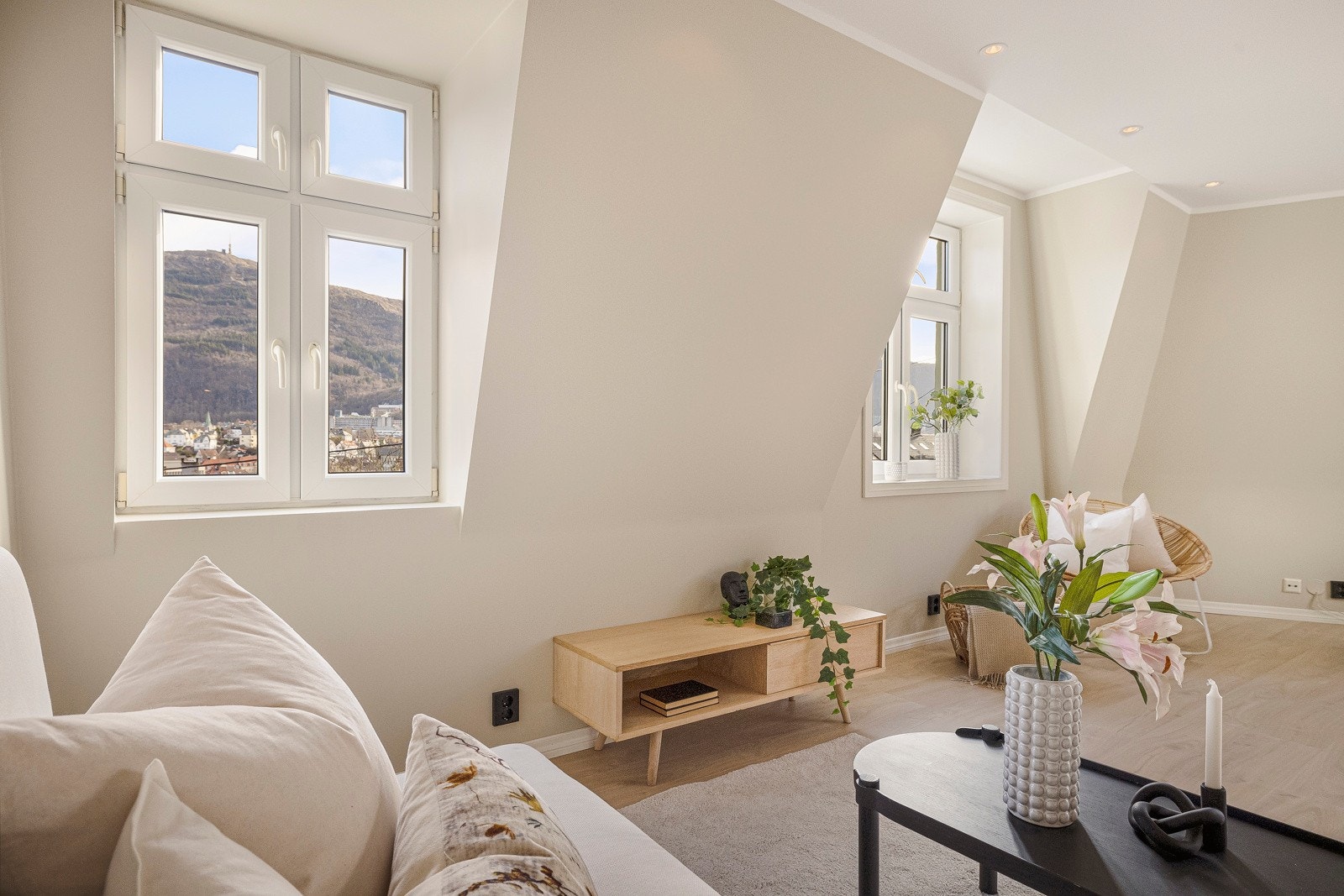 Bygget og leilighetem ble renovert i 2009/10. Galleribilde