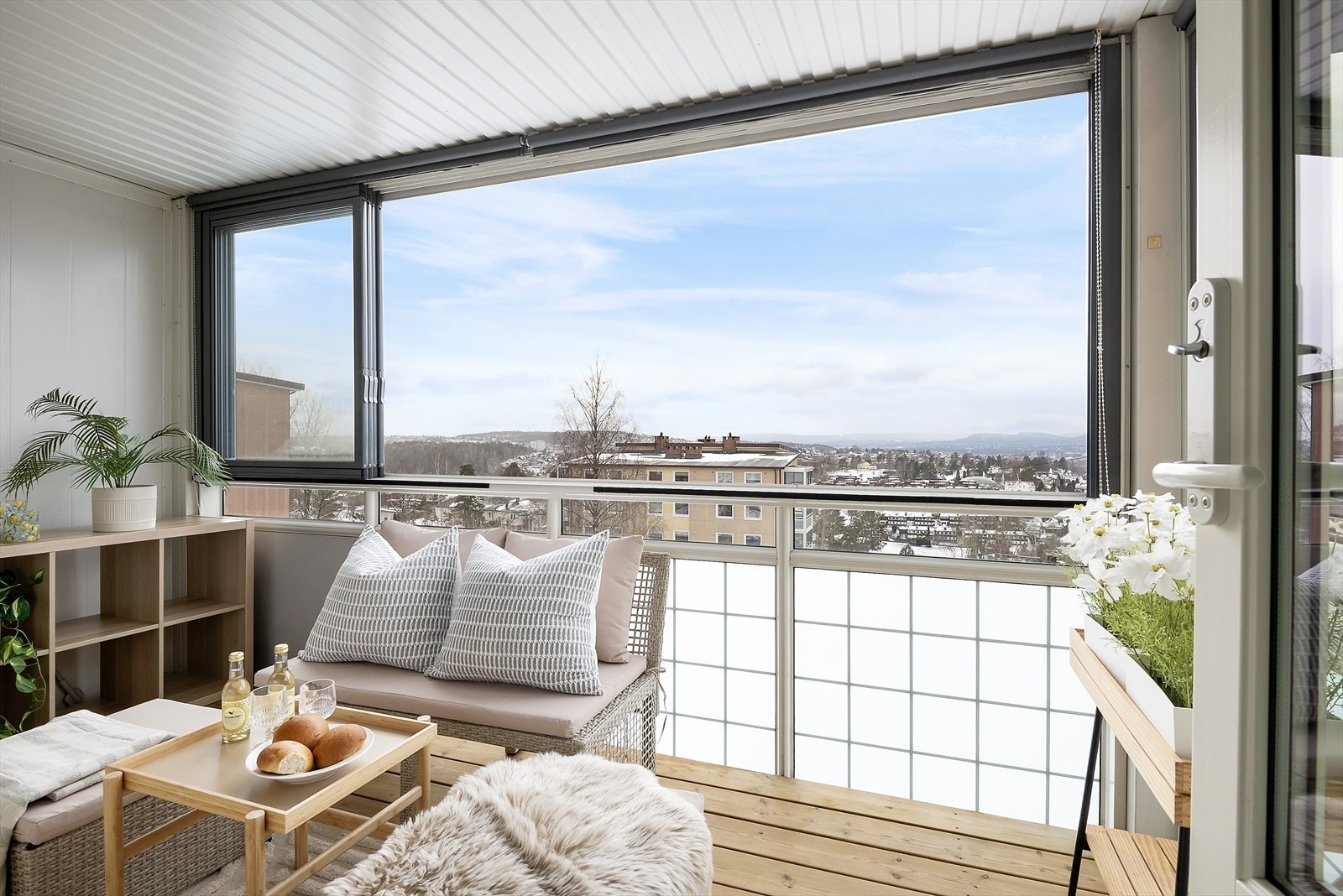 Fra stuen har du utgang til den praktfulle balkong. Galleribilde
