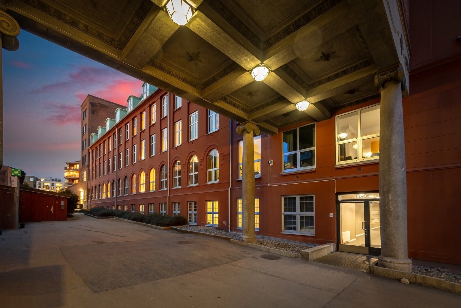 Leiligheten ble etablert i 2. etg. i 2007, i et tidligere industribygg fra 1902, tilknyttet Freia sjokoladefabrikk. Galleribilde