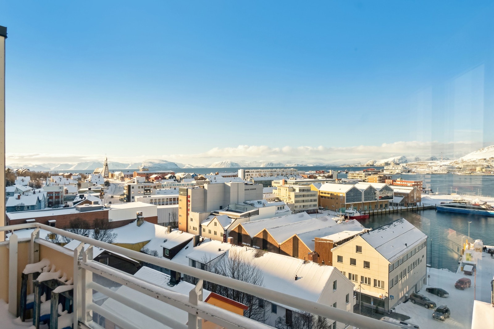 Få boliger i Hammerfest kan friste med en slik utsikt! Galleribilde