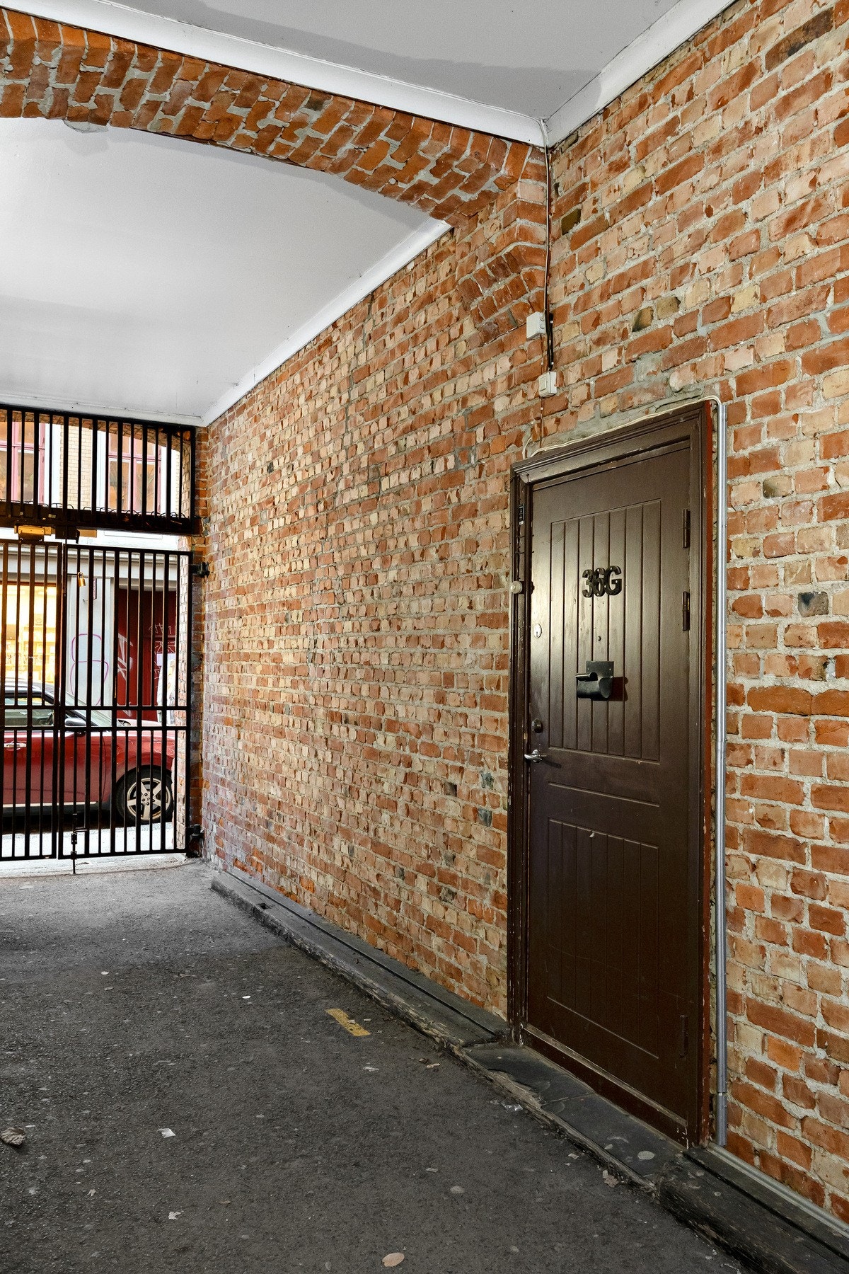 Leiligheten har egen inngang fra portrommet. Galleribilde