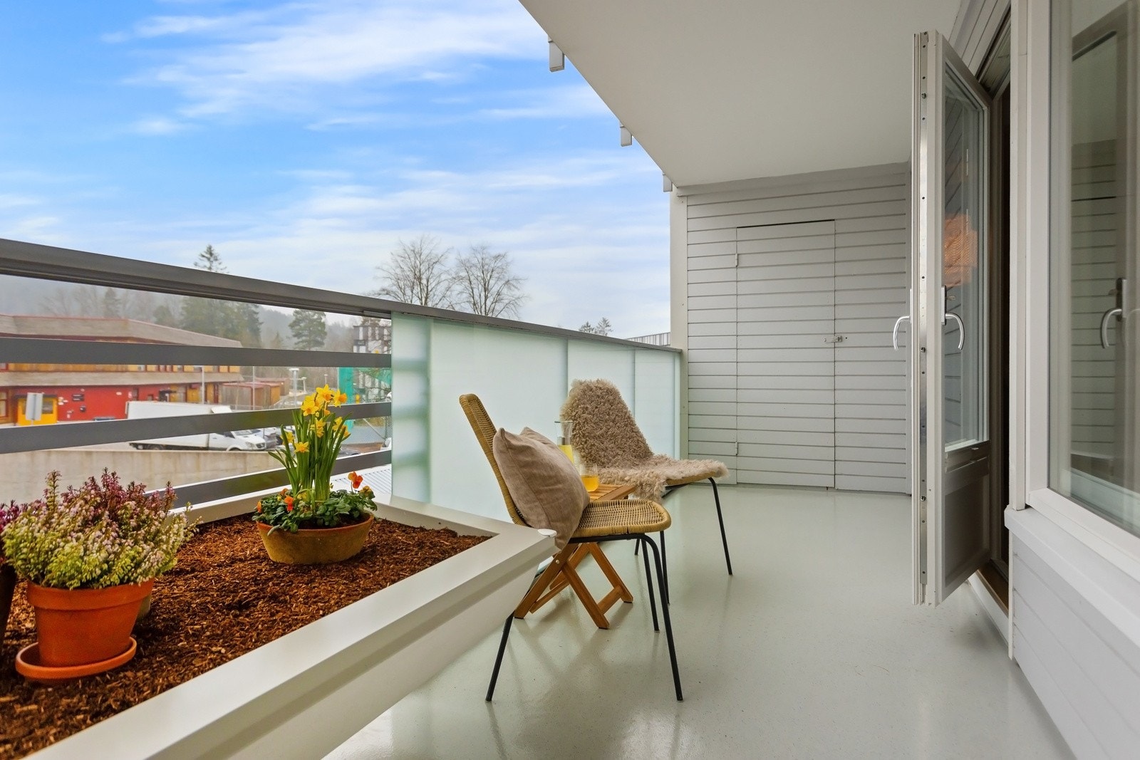 Stor balkong med utebod på 1,8 m² Galleribilde