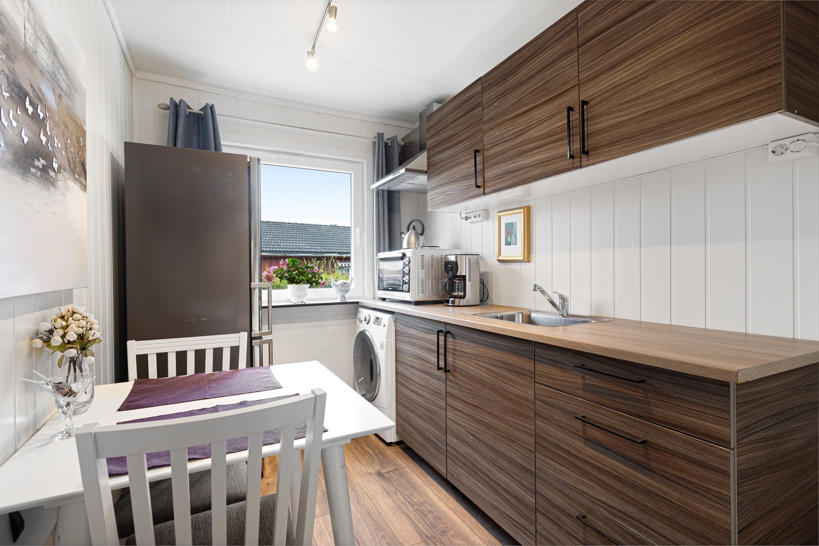 Kjøkken 1 etasje. Selger har leid ut denne som del av egen bolig Galleribilde