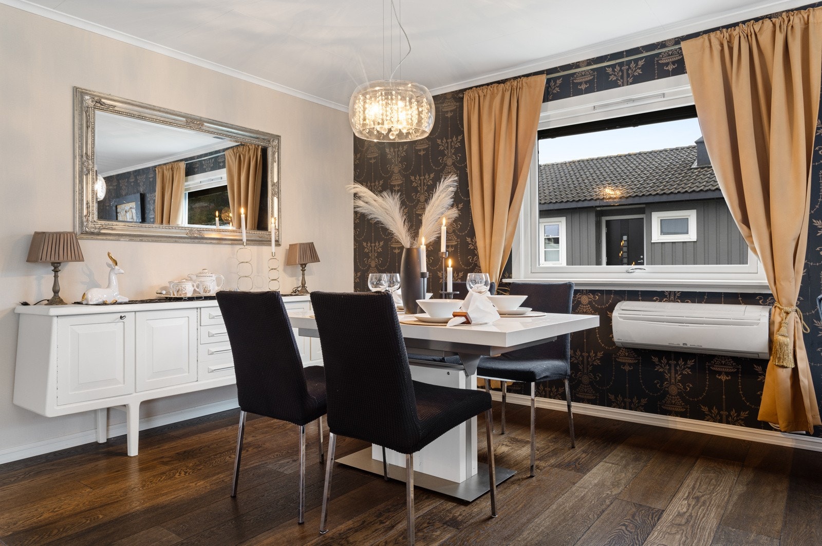 Stue 1 etasje Galleribilde