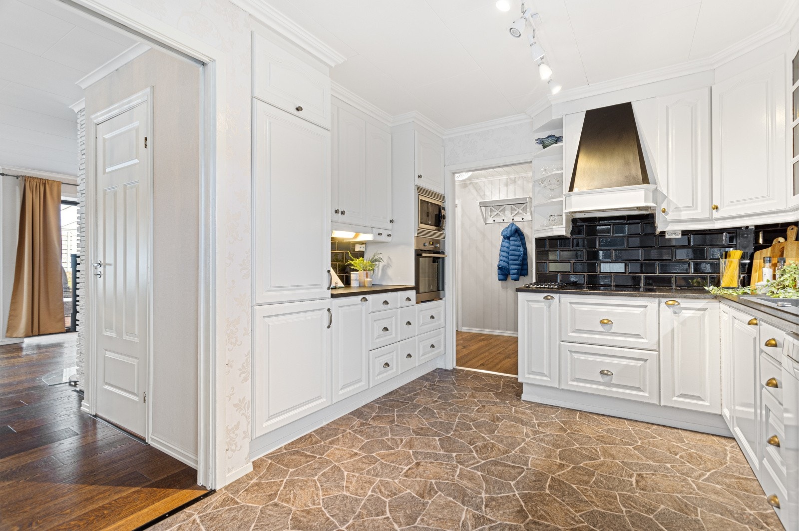 Kjøkken i 1 etasje Galleribilde