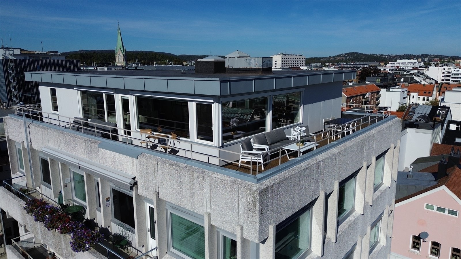 Dronebilde av front leilighet i Østre 3.jpg Galleribilde