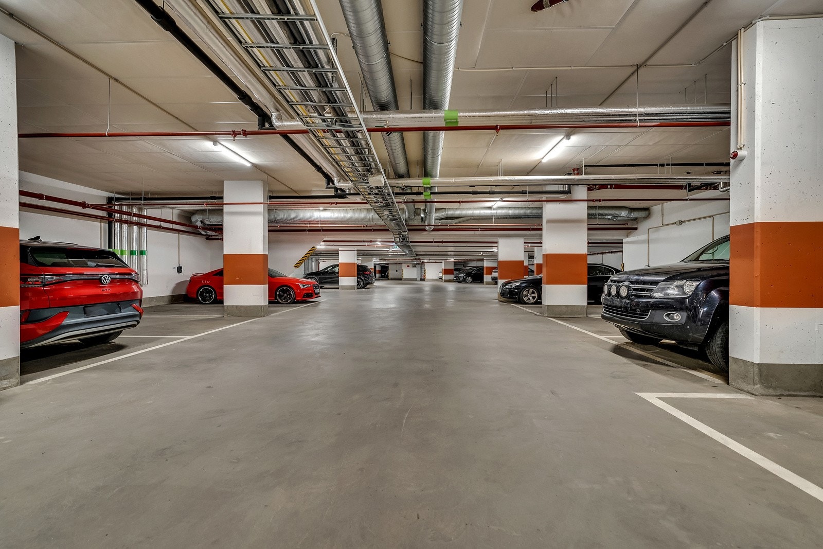 Garasjekjeller. Galleribilde