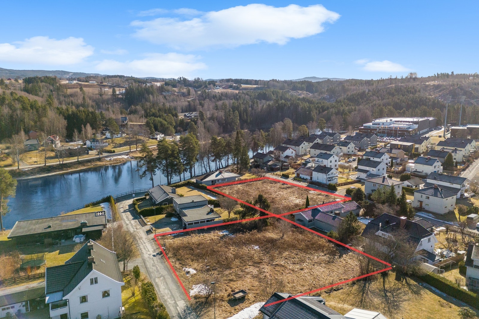 Området kombinerer sentrumsnærhet, idylliske grøntområder og et voksende potensial for utvikling. Galleribilde