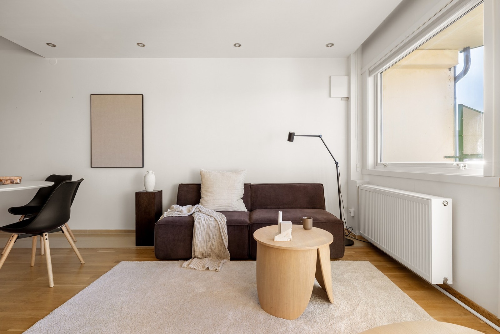Fra balkongen og stuevinduet er du perfekt plassert for å se solnedgangene. Galleribilde