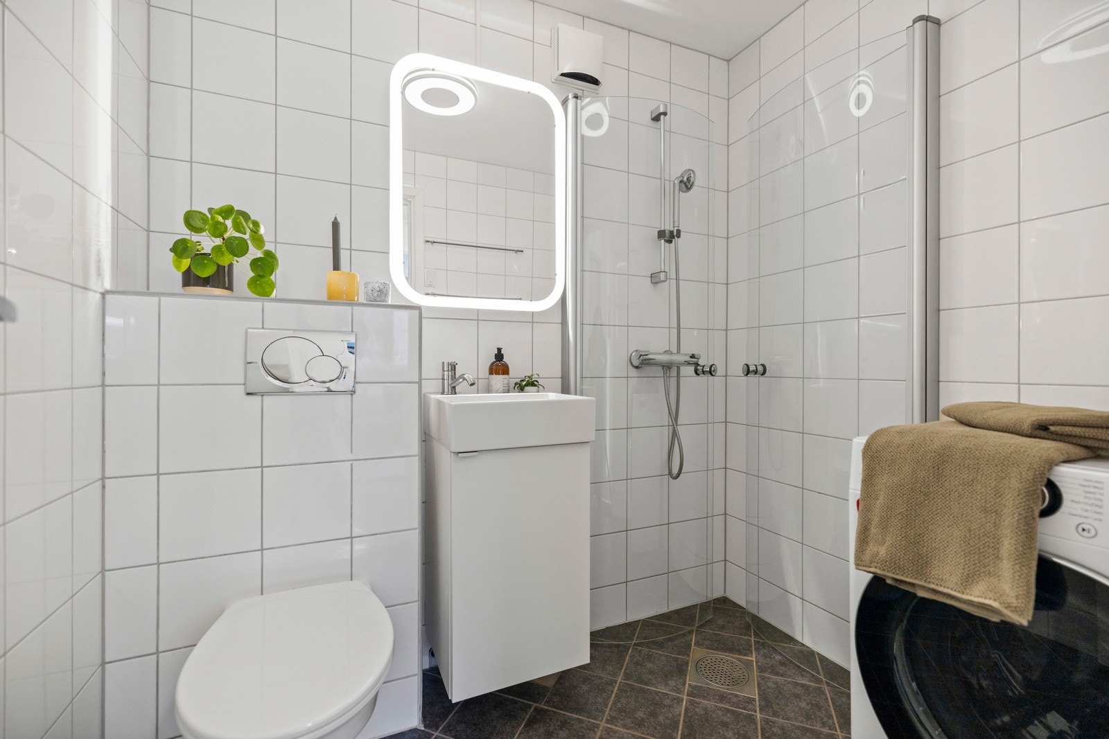 Flislagt bad med varmekabler. Galleribilde