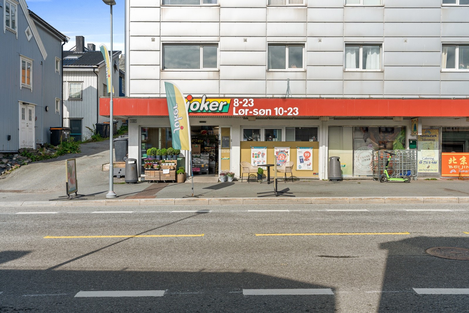 Boligen ligger et steinkast unna søndagsåpne Joker i storgata. Galleribilde