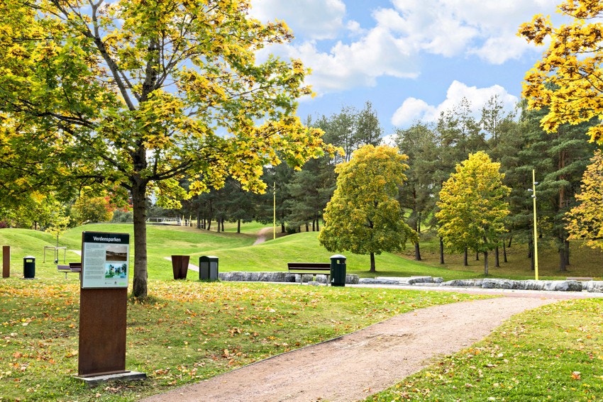 Verdensparken med store friområder ligger i umiddelbar nærhet Galleribilde