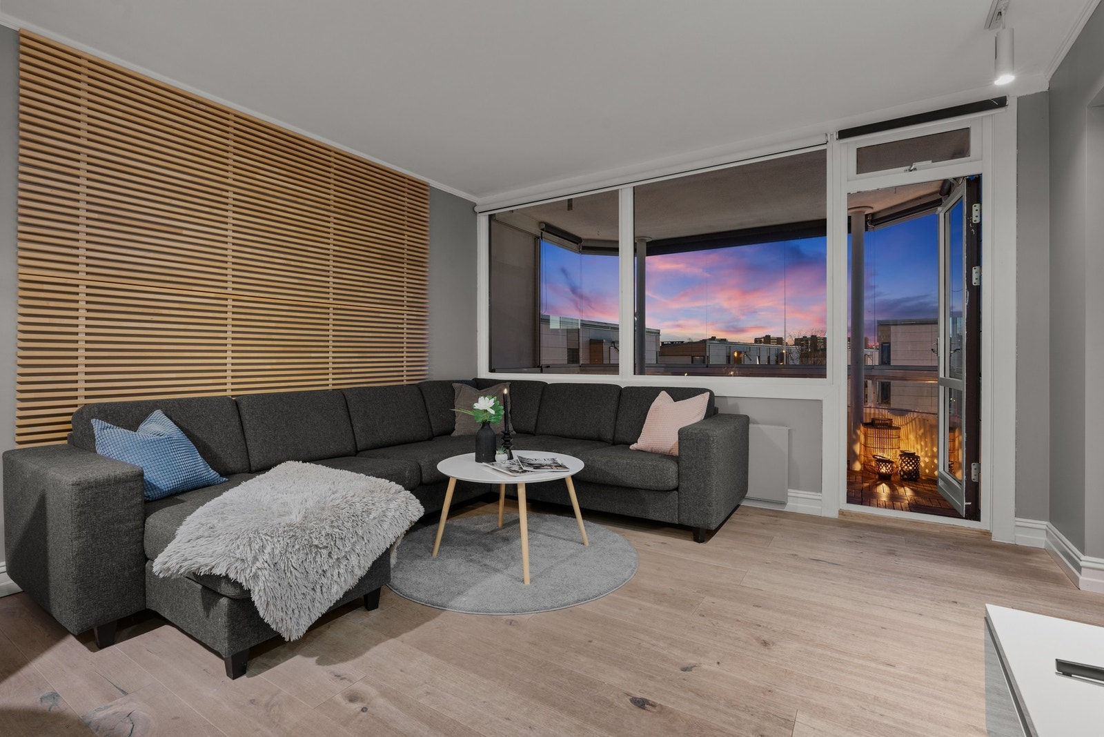Kveldsstemning i stuen Galleribilde