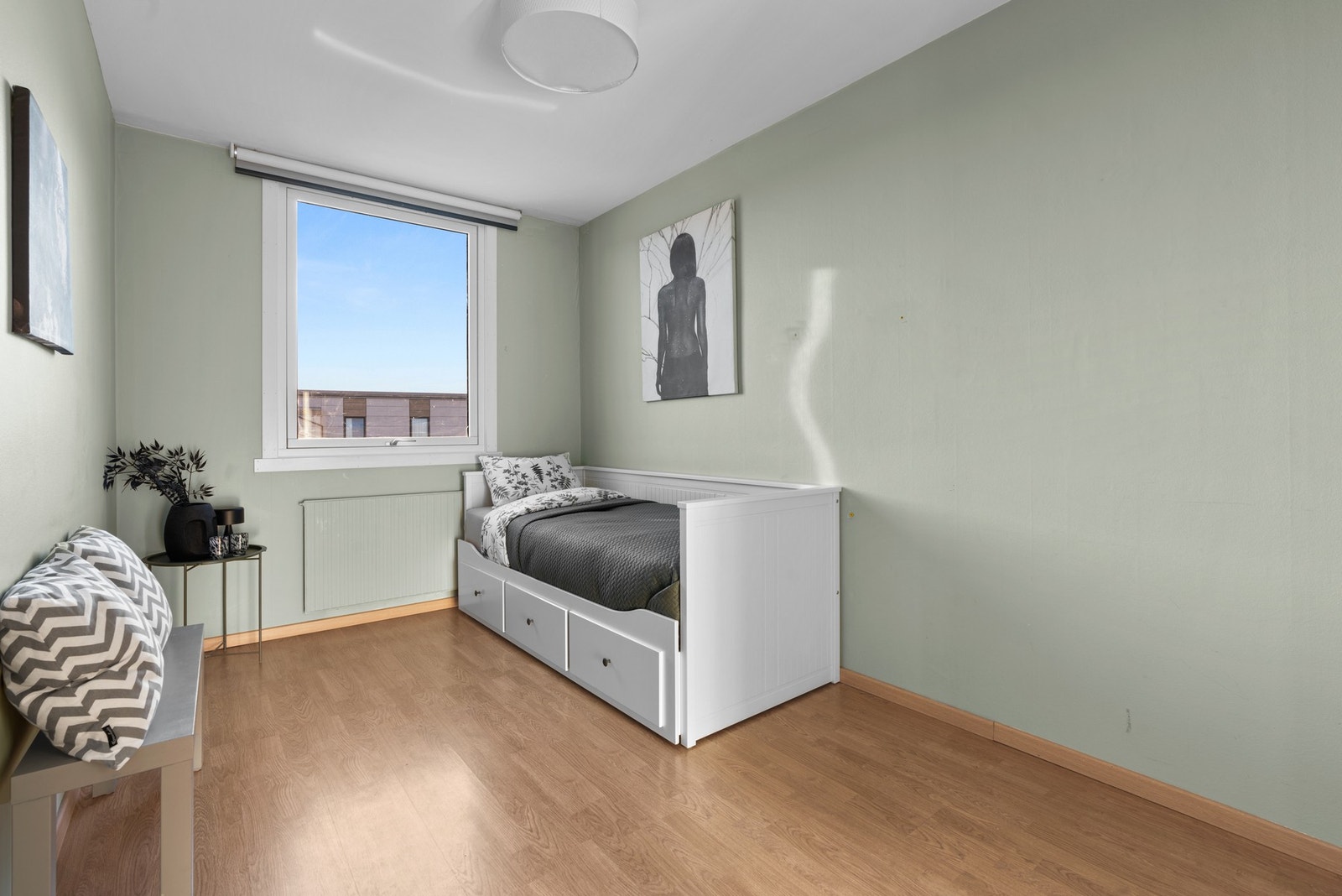 Soverom 3 med god plass for dobbeltseng om ønskelig Galleribilde