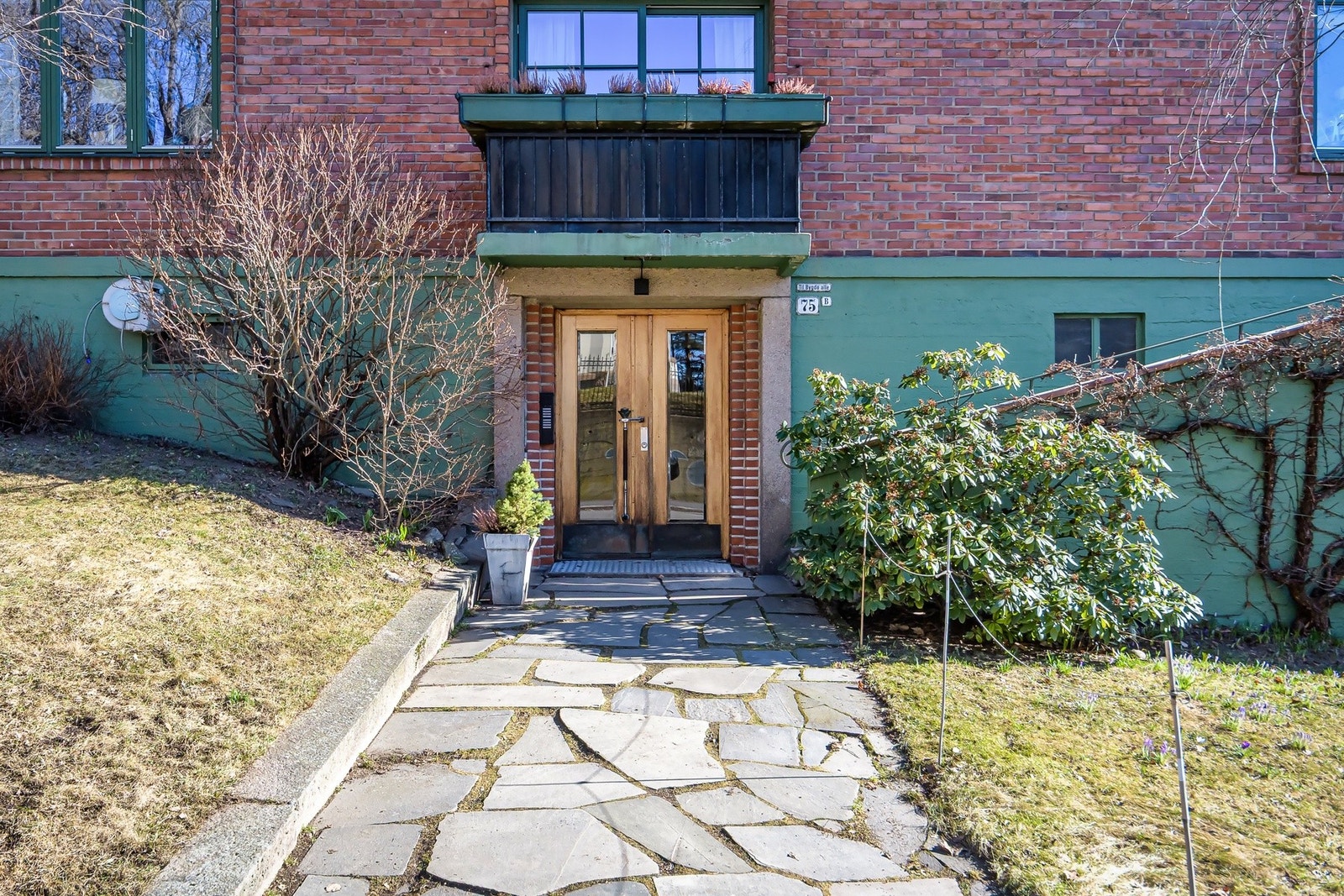 Inngangsparti. Galleribilde