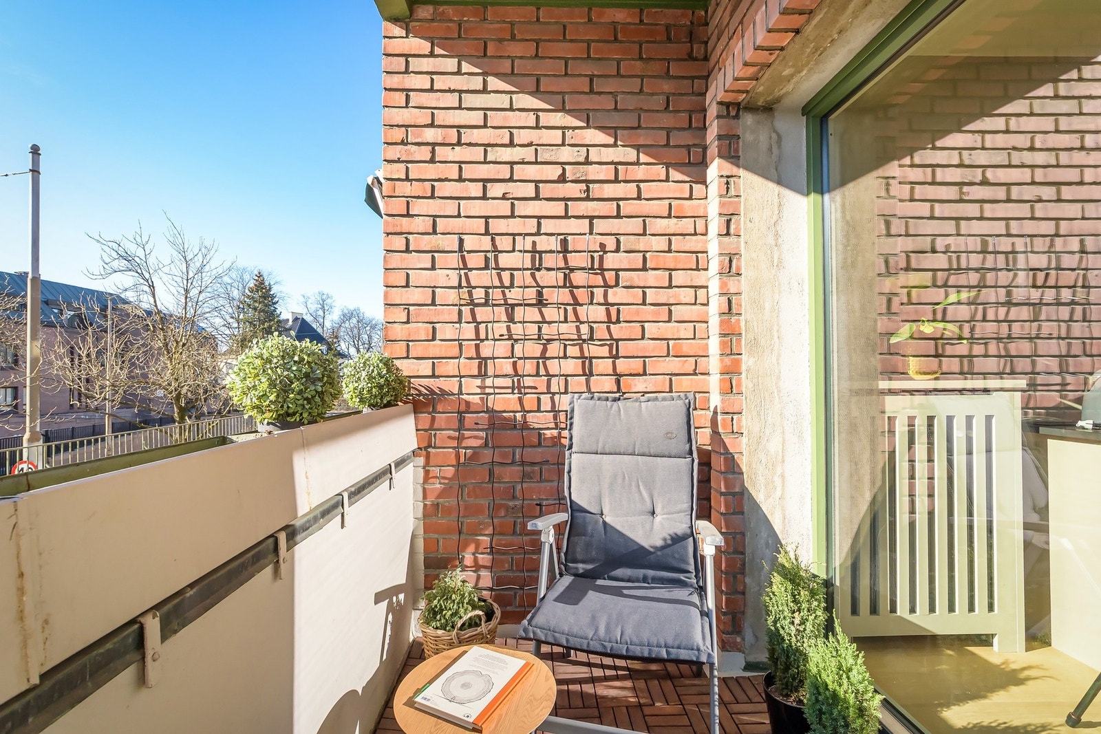 Fra stuen er det utgang til en hyggelig terrasse på 4,4 m². Galleribilde
