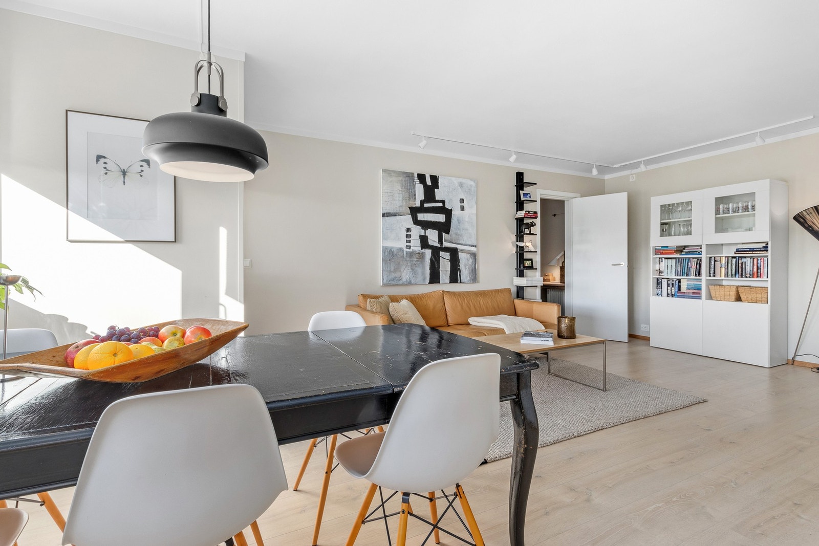 Pent oppusset stue. Galleribilde