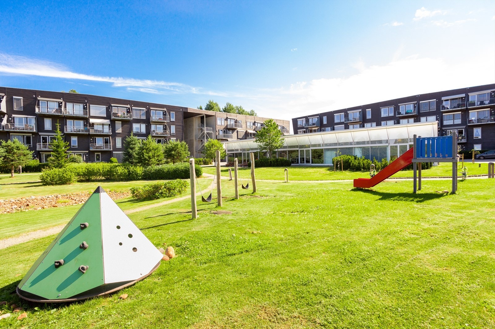 Lekeplass i nærheten av leiligheten. Galleribilde