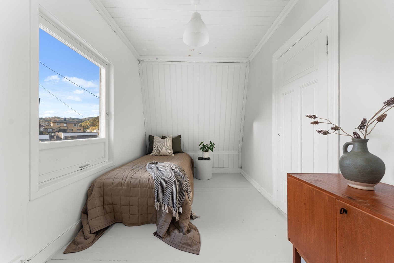 Soverom 2 - samme muligheter her med takterrasse og dør ut fra soverom. Galleribilde