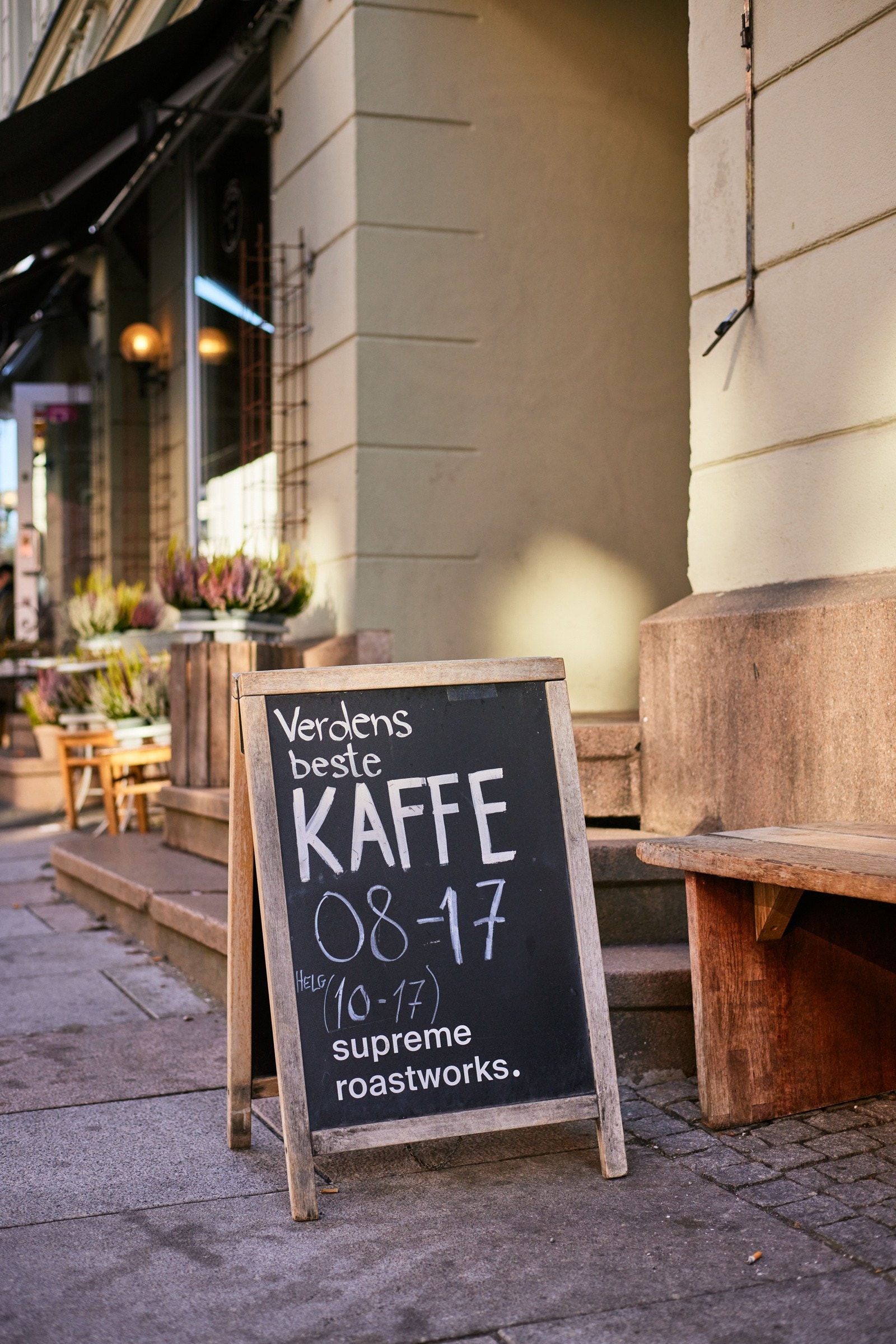 Her bor du med nærhet til alt av begivenheter, parker og utesteder, samtidig som det er en rolig oase på toppen av bygget og en balkong og bakgård som er svært skjermet. Galleribilde
