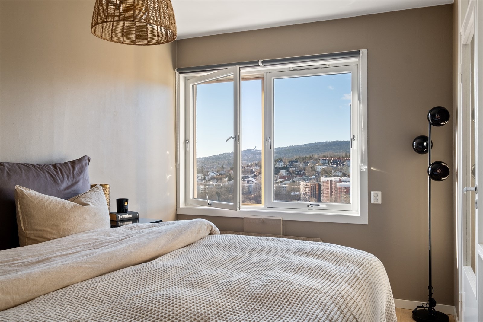 - Romslig soverom - Galleribilde