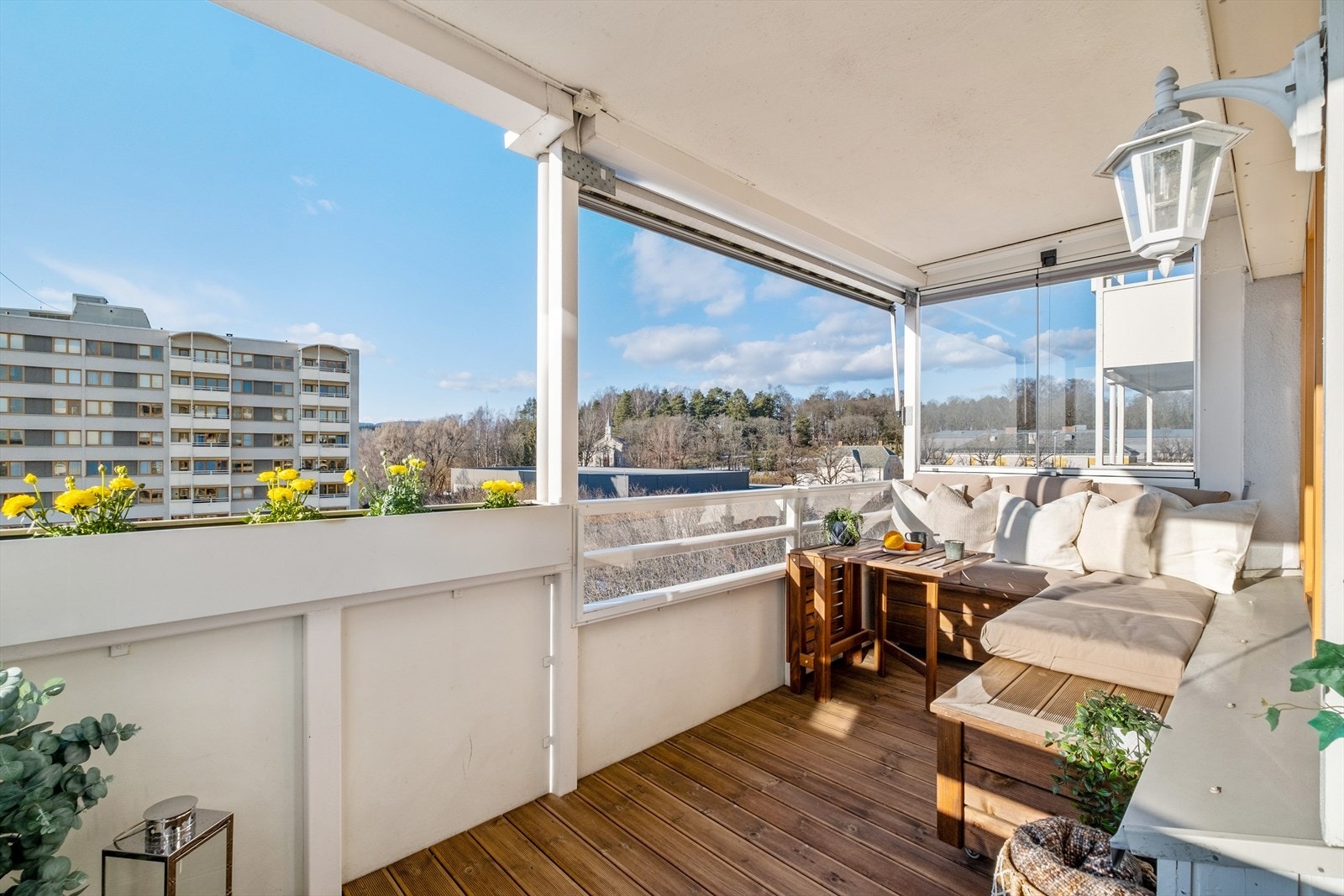 - Nordvestvendt balkong på 8 kvm med veldig gode solforhold- Galleribilde