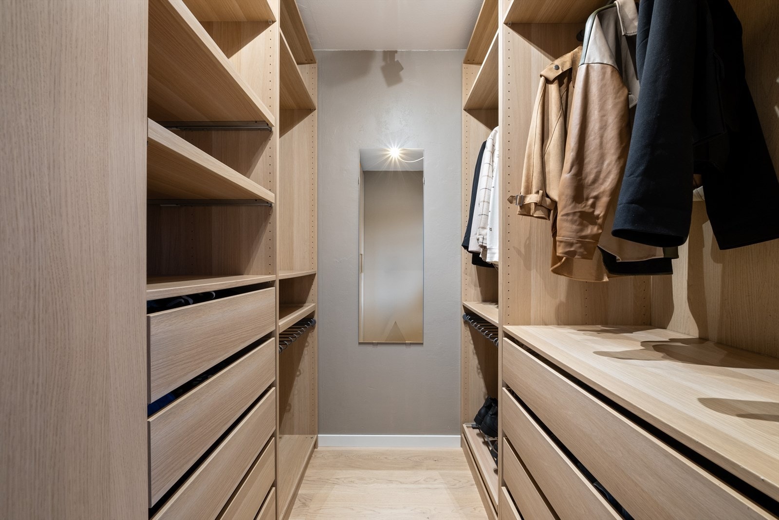 - Her er det masse oppbevaringsplass - Galleribilde