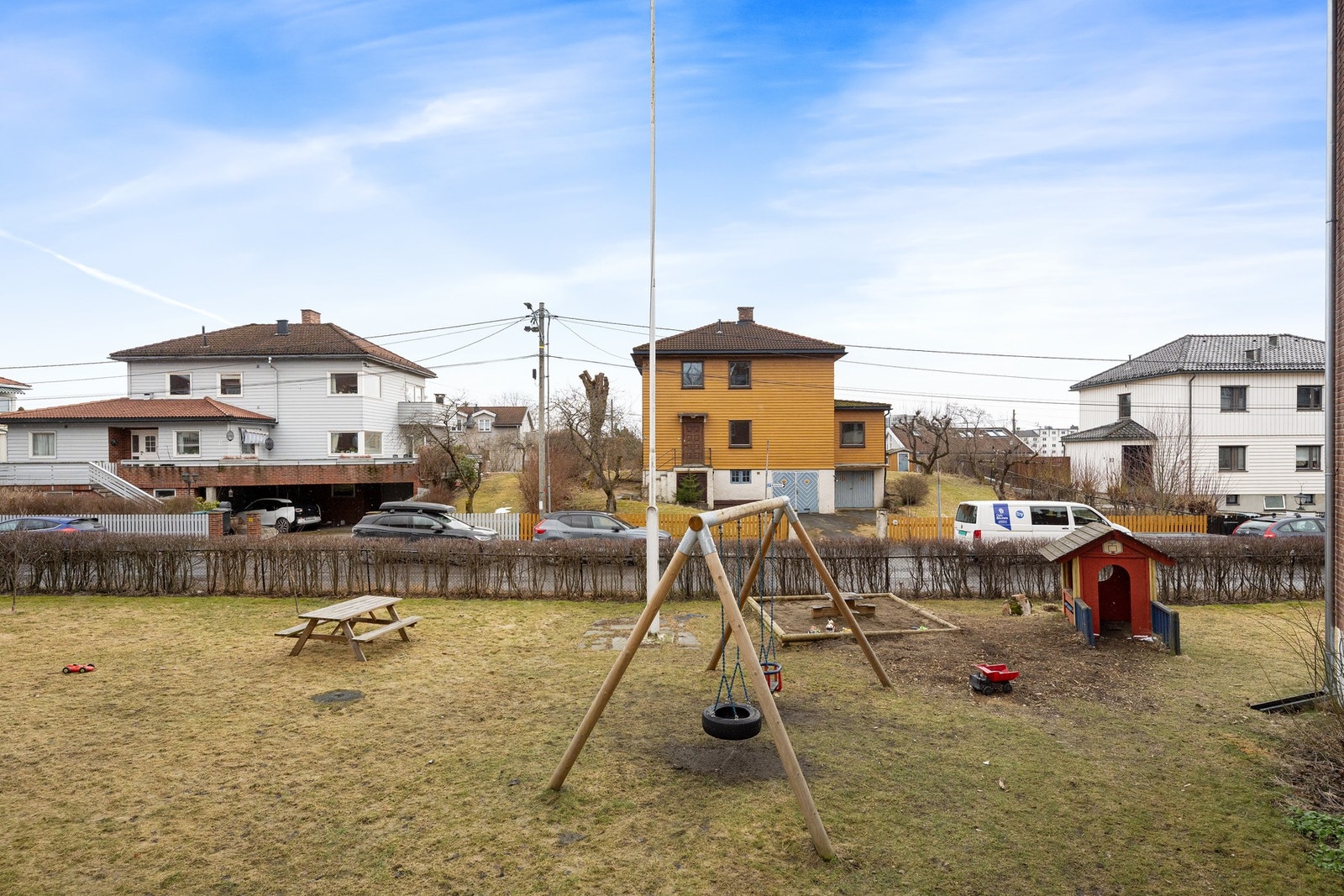 Hyggelige fellesområder med lekeplass Galleribilde
