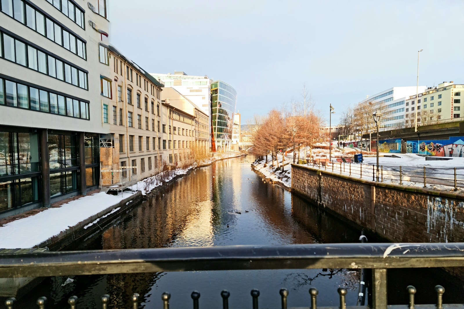 Flotte turmuligheter langs Akerselva. Galleribilde