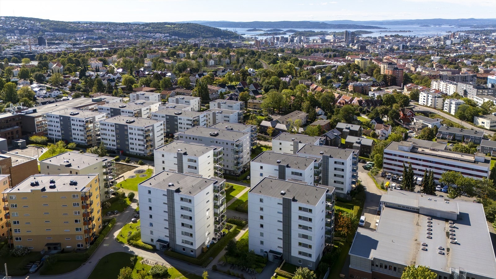 Området er rolig, med kort avstand til T-banen, Vinslottet, Løren Torg og alle nødvendige fasiliteter. Galleribilde