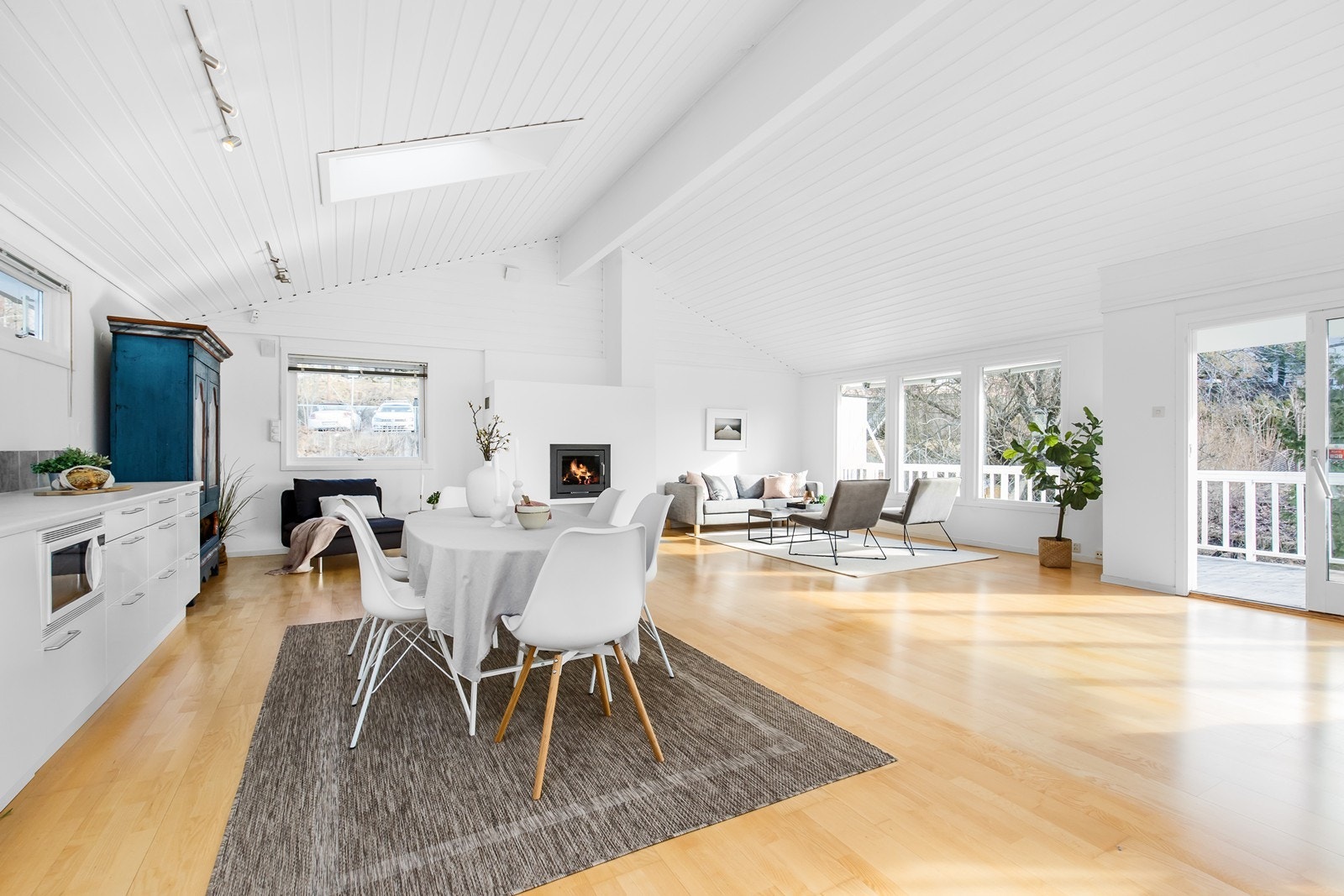 Herlig takhøyde og masse lys. Galleribilde