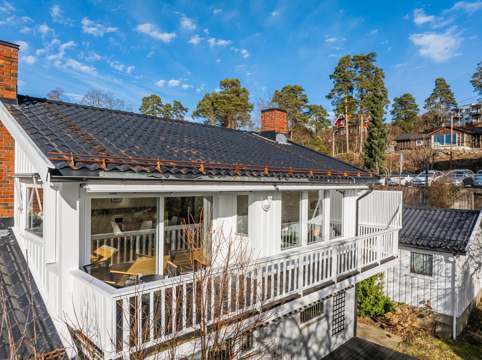 Terrasse med dobbel markise. Galleribilde