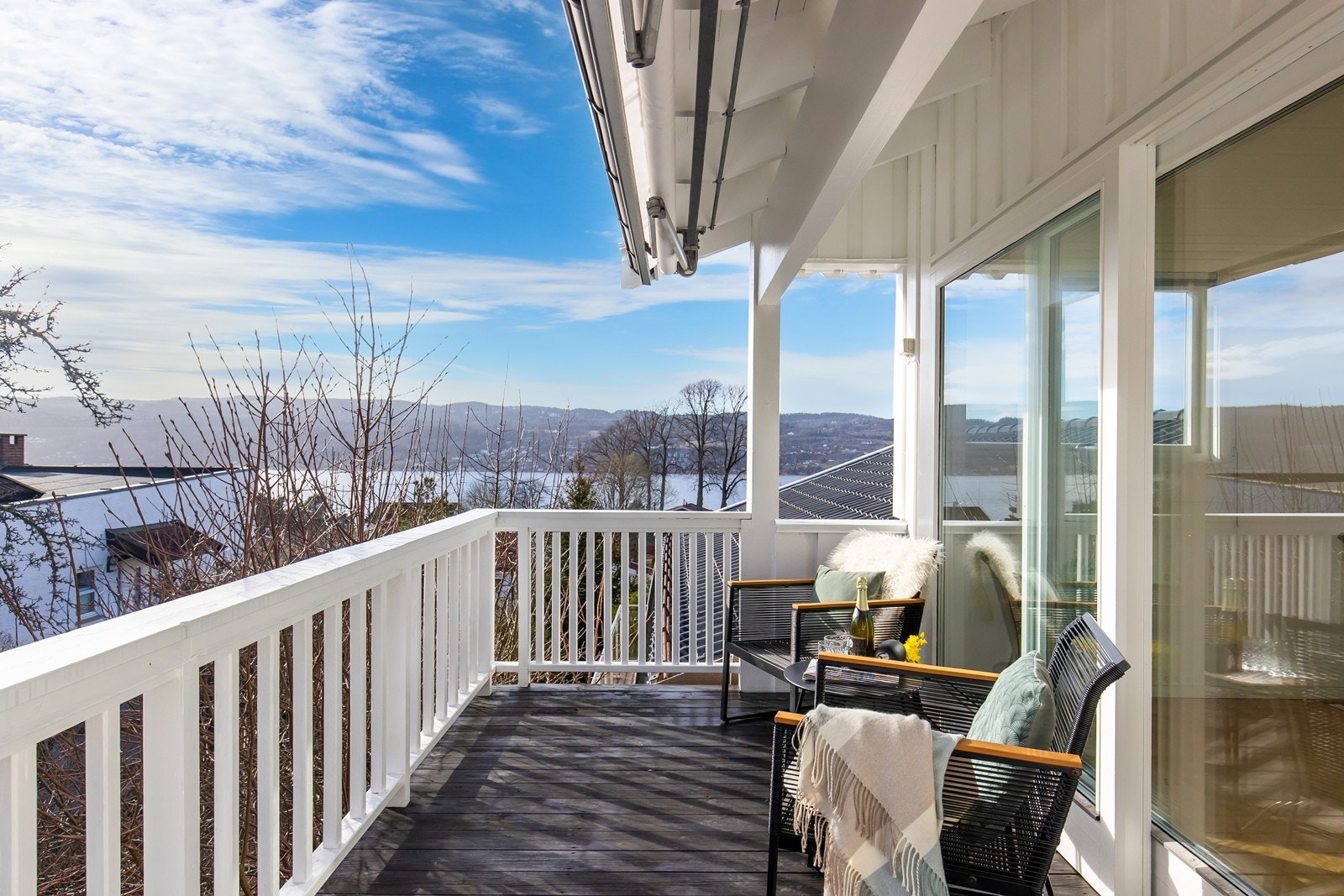 Flott utsikt fra terrassen. Galleribilde