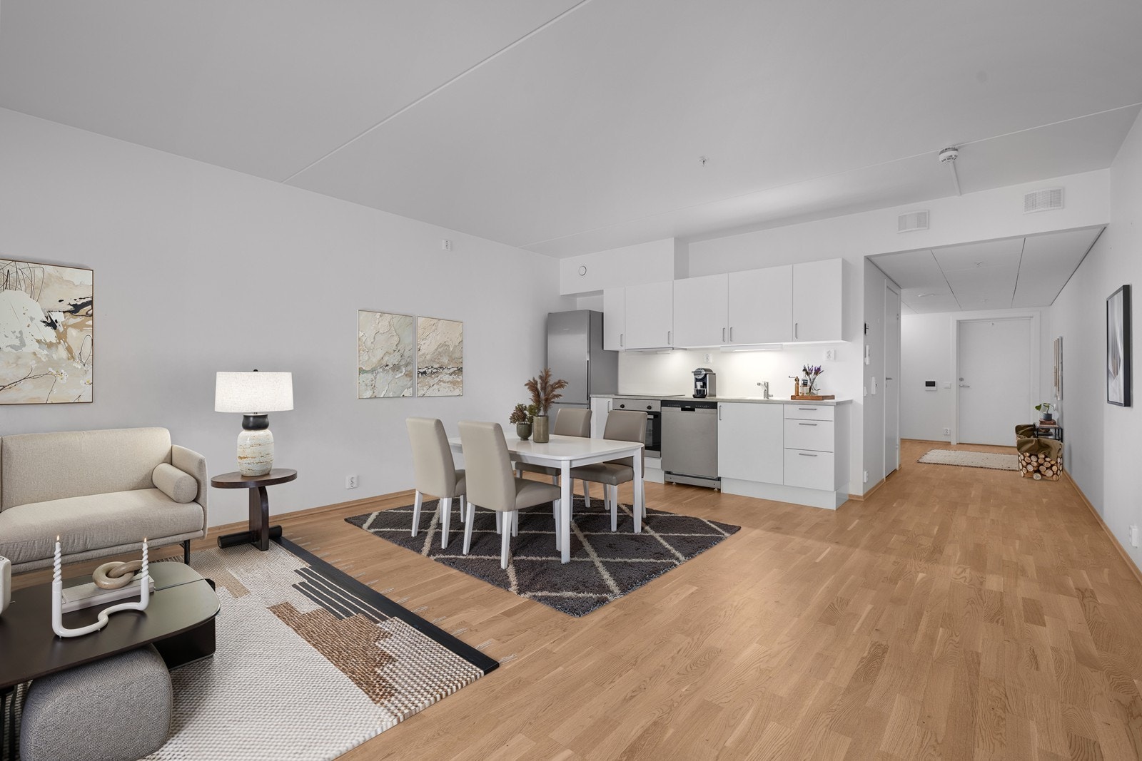 Stor og fin 2-roms leilighet med moderne standard (digital møblering) Galleribilde