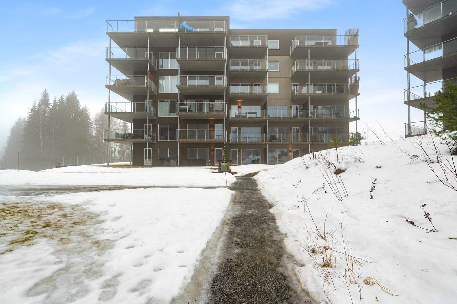 Fasade balkongside Galleribilde