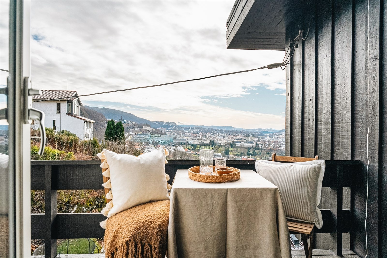 Fra soverommet er adkomst til en herlig balkong! Galleribilde