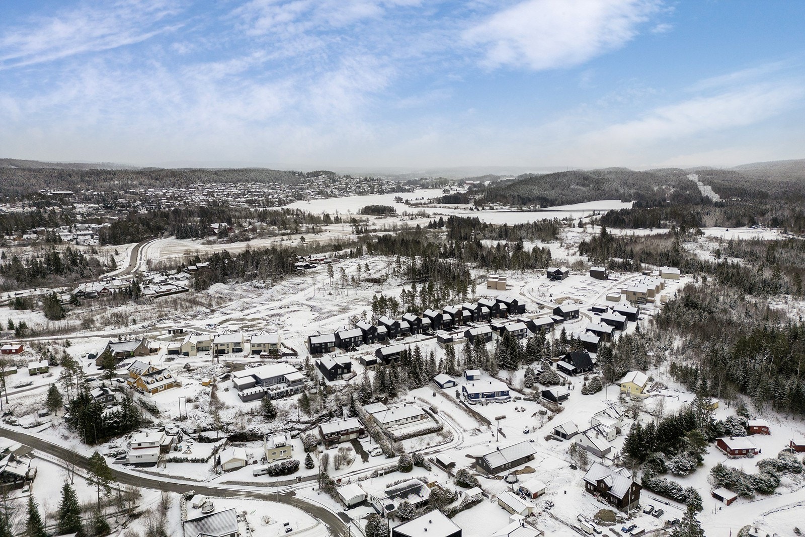 Områdebilde - boligen ligger i et etablert, rolig og barnevennlig boligområde Galleribilde