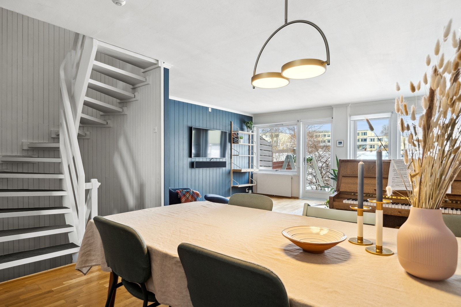 Inkludert i felleskostnadene er blant annet kabel-tv/internett, oppvarming, forbruk av varmtvann, vaktmestertjenester m.m. Galleribilde