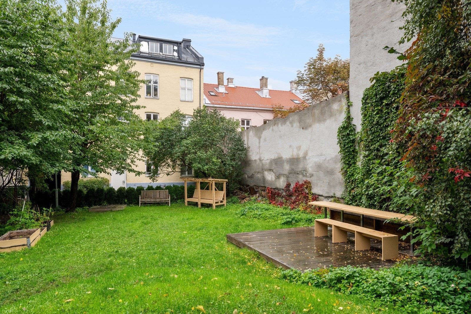 Bakhage som kan benyttes av beboere i sameiet. Galleribilde