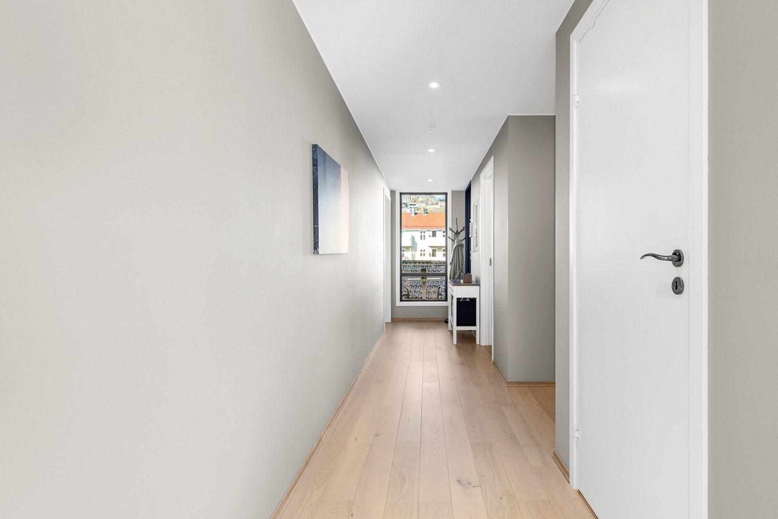 Det er vannbåren gulvvarme i alle rom unntatt soverom, bad og toalettrom Galleribilde