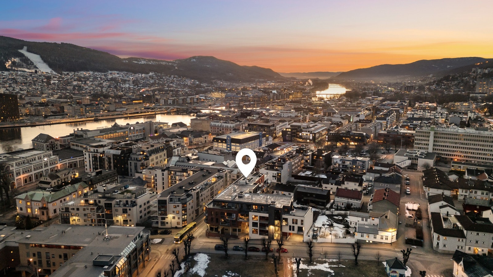 Med gode kollektivforbindelser i nærheten er det enkelt å komme seg rundt Galleribilde