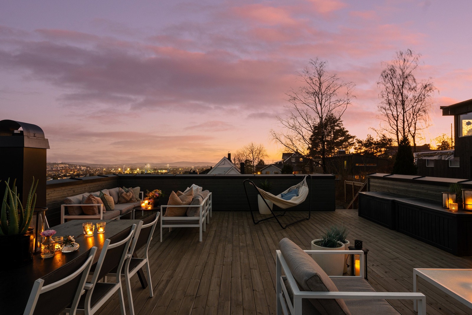 Imponerende panoramautsikt fra takterrassen! Galleribilde