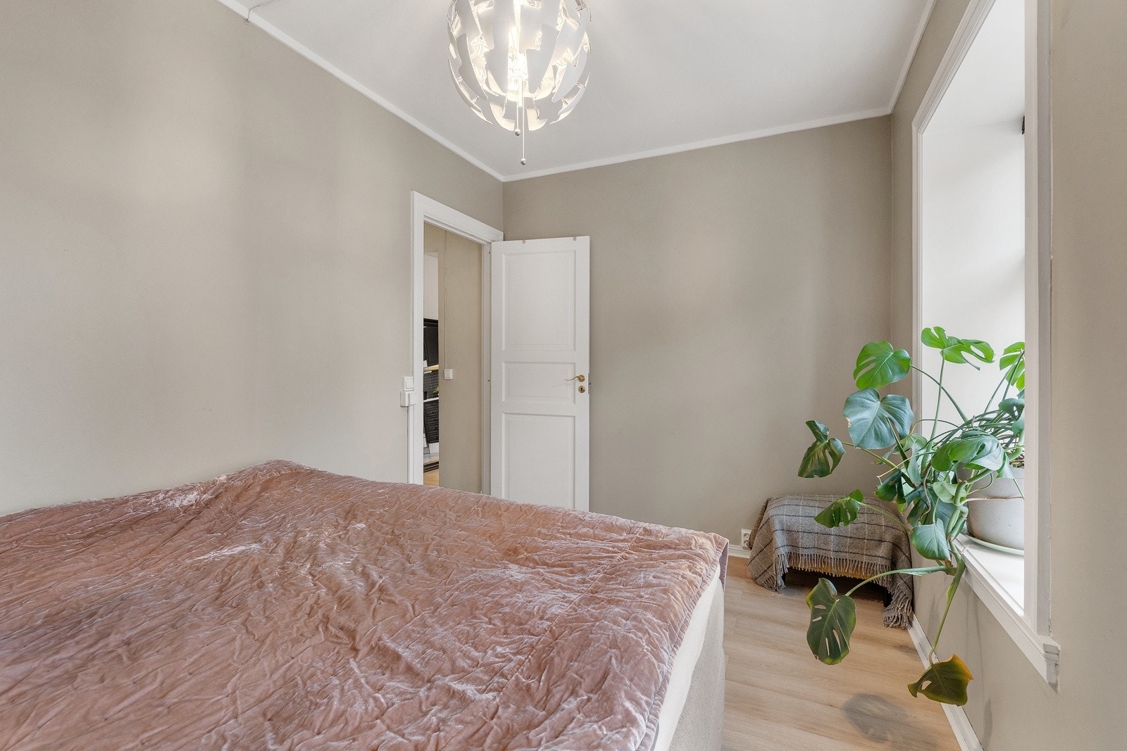 Her er det flere muligheter for oppbevaringsmøbler Galleribilde