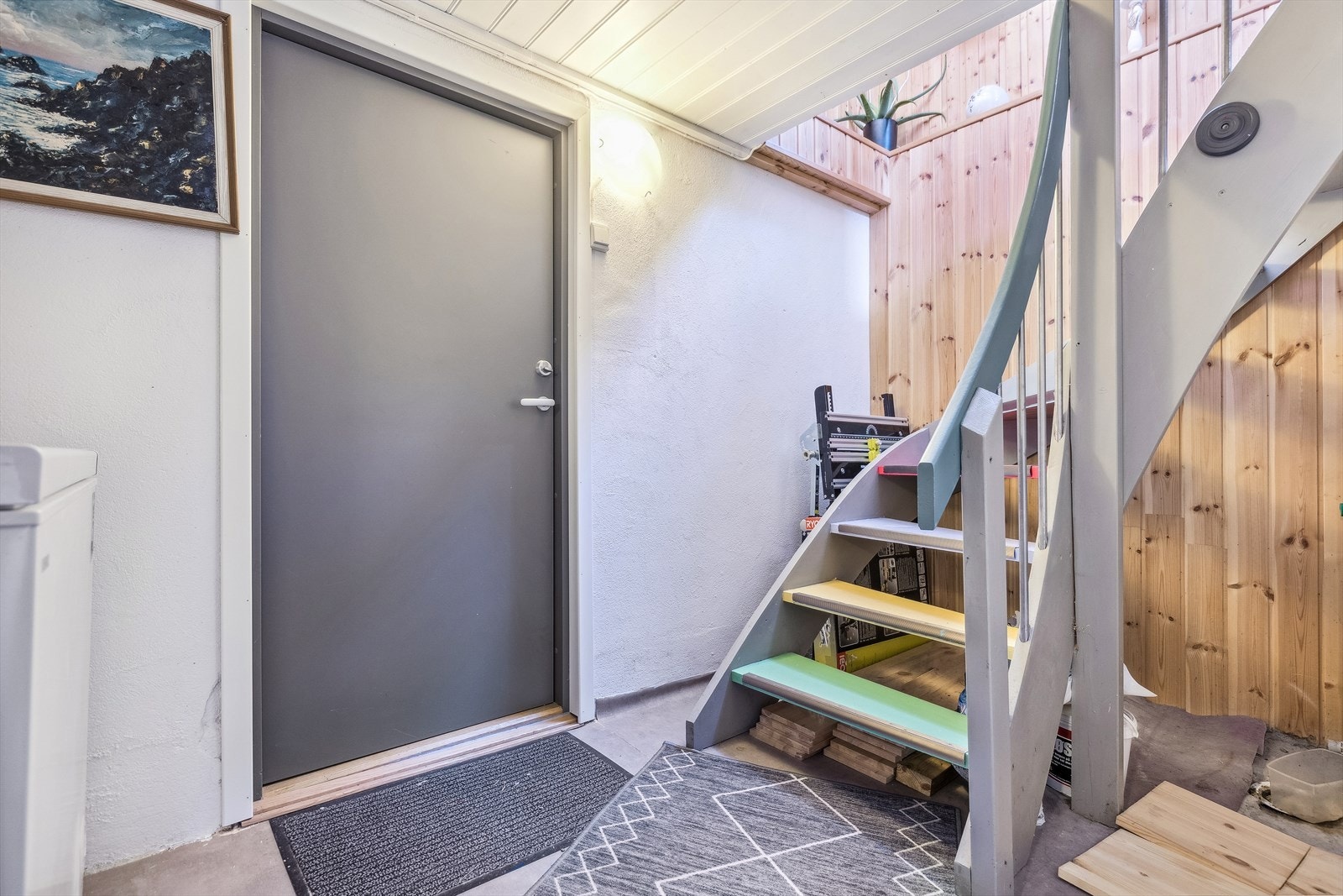 Boligen er fra 1963 og strekker seg over to plan. Galleribilde