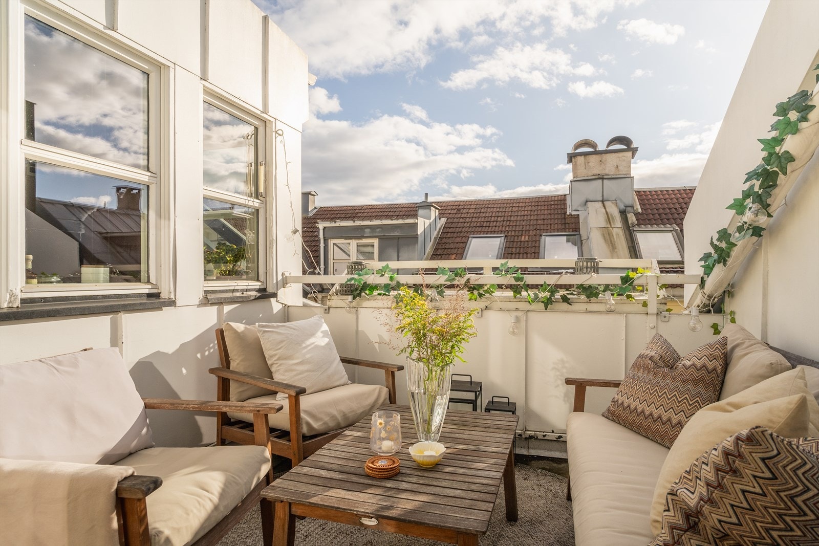 Her sitter man usjenert og kan nyte late sommerdager. Invitere gode venner her fremover? Galleribilde