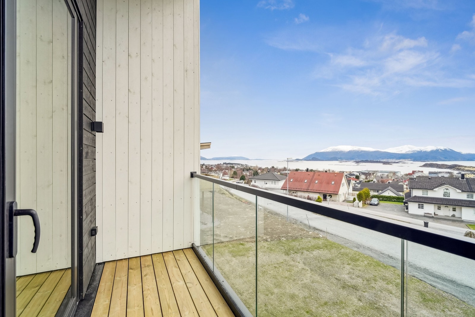 Morgenkaffen smaker ekstra godt med en slik utsikt! Galleribilde