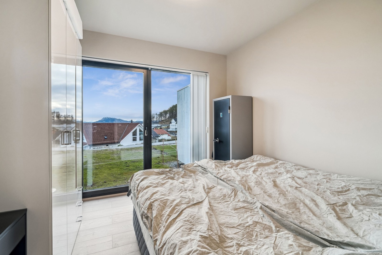 Soverom 2, Lameller er montert Galleribilde