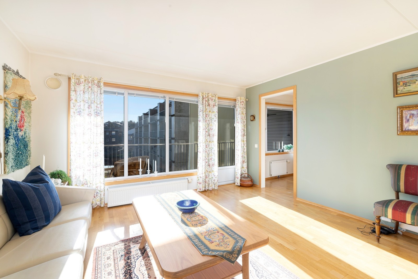 Fra stuen er det adkomst altan. Galleribilde